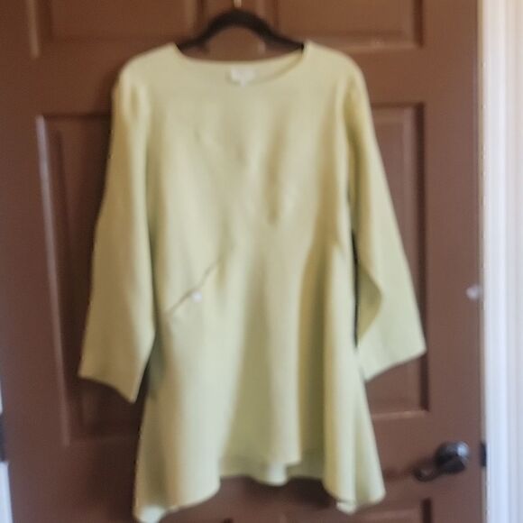 Kathleen Sommers-Linen green asymmetrical long sleeved top S. - Picture 10 of 13